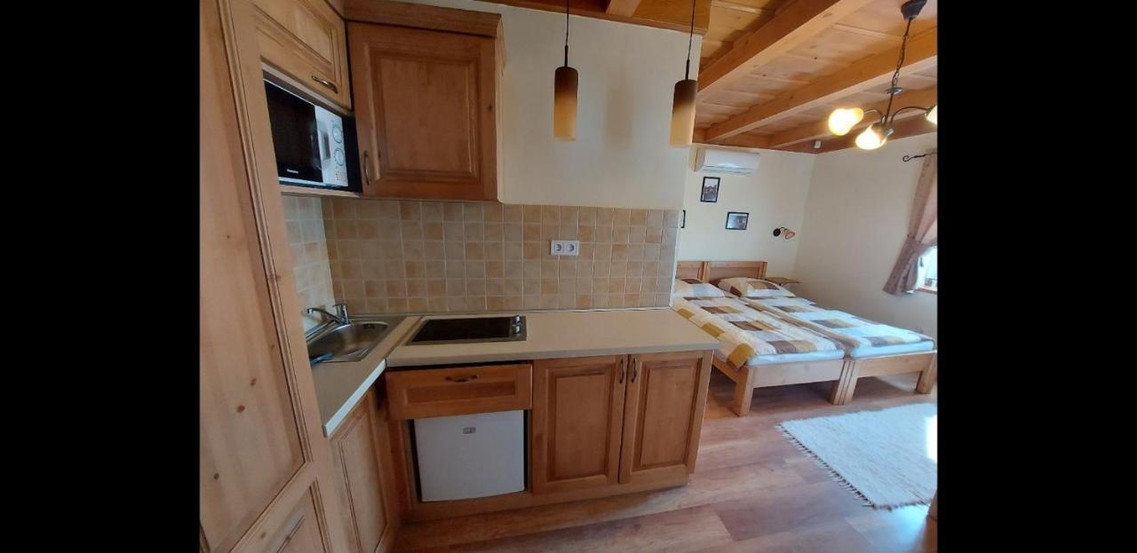 Tóth Vendégház és Apartmanház Újfehértó Exterior foto